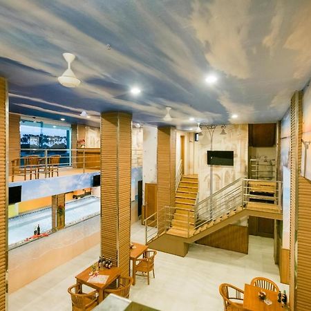 Caroline Hostel Canggu  Exterior photo
